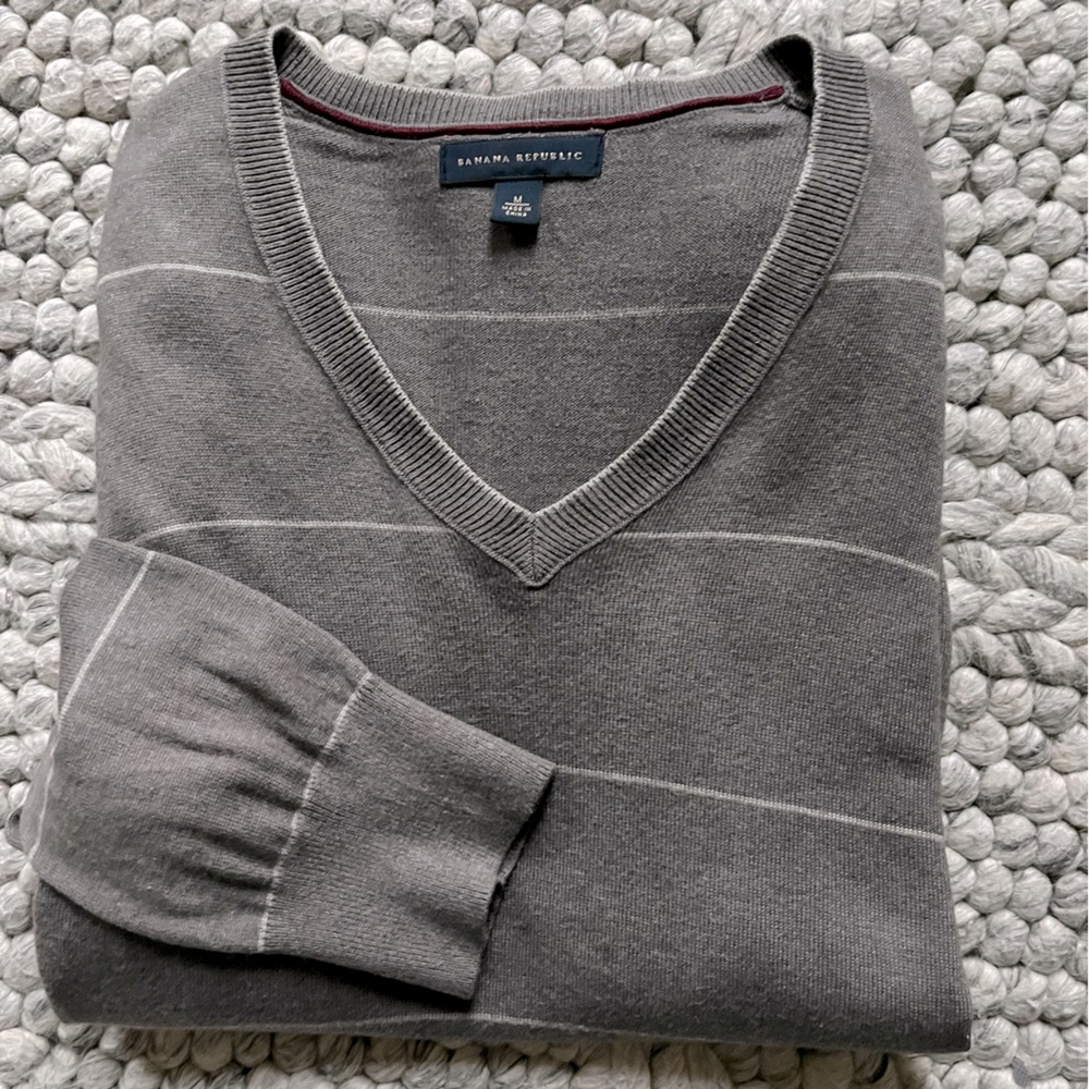 Banana Republic cashmere/silk blend lightweight  sweater